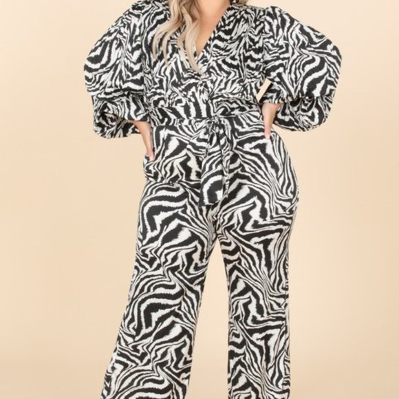 The Zebra Split Back Jumper - Plus Sizes ONLY - Picture 3 of 4